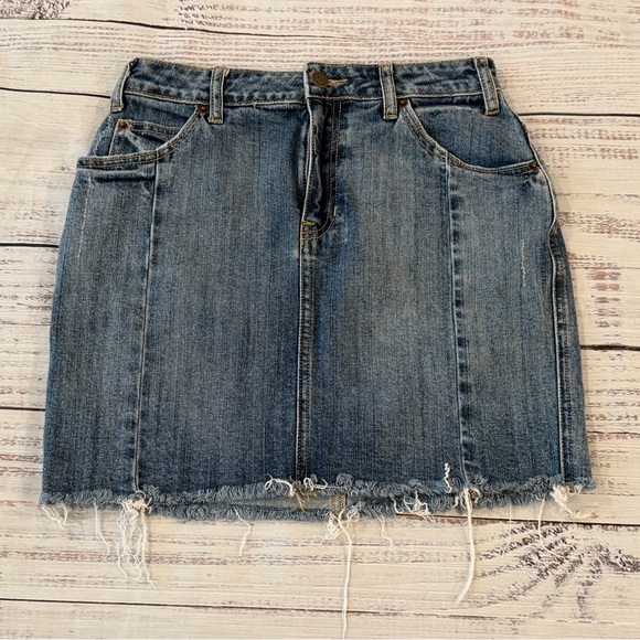 Old Navy Dresses & Skirts - Y2K Old Navy Women’s Sz 2 Mini Skirt Denim Jean Paneled Front Raw Hem Distressed